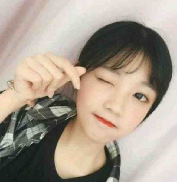 穿成短命女配，她逆袭成团宠完整版