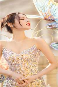 全章节快穿：尤物穿成万人嫌工具人女配