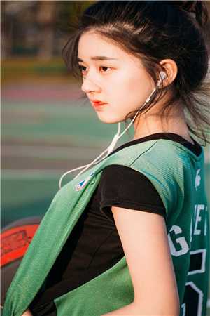 搬空钱财：下乡的娇知青她军婚了全文