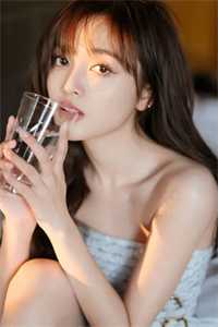 被剧透后，冤种女配和反派联手了全章节