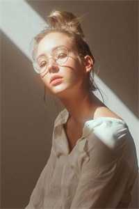 反派：迎娶植物人女主，疯狂贴贴大结局