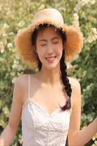 嫁给穷小子后，她成了百亿富婆