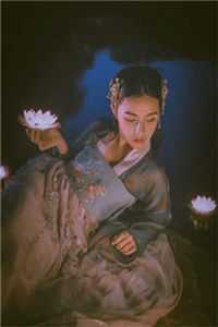 文章全文女神虐我心？转身抱上偏执青梅