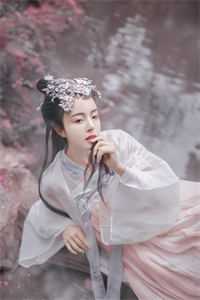 穿到修仙世界：遇到骗子师尊畅读佳作