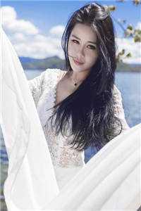 嫁给穷小子后，她成了百亿富婆精品