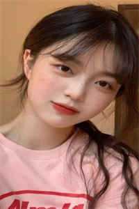 畅读精品小说强吻女帝后，他在宗门吃软饭