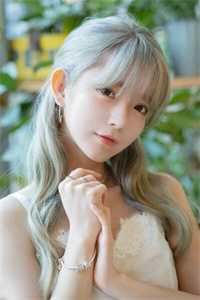 长篇小说赘婿逆袭：刚离婚就和校花同居