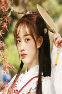 畅销小说仙界女帝有魔尊罩着，谁敢欺负？