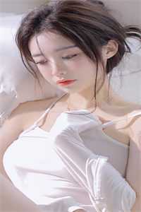 畅销书目渡劫失败后，玄学大佬成了小农女