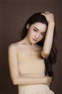 精品全篇重逢当天，她带着崽崽讨生活