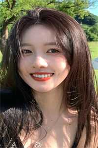 贵妃娘娘风情万种，冷情帝王也沦陷