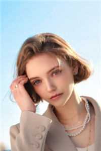 身为主角，我除了女帝老婆一无所有