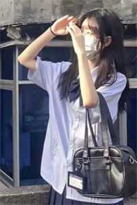 带着百亿物资穿越，姐在七零杀疯了