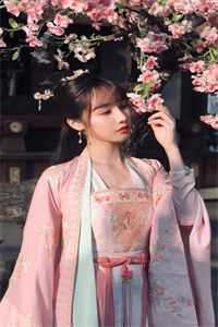 精品小说气愤！随手资助的贫困生竟是高调富二代