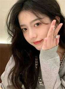 暗恋被公开后，她被男神娇宠了全集