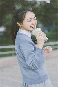 小说读我心暴君人设崩了，我躺平吃瓜