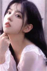 穿越后，他成了女帝的入幕之宾全集小说推荐