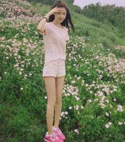 文章精选趁女帝单纯，忽悠她一起修炼