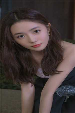 活成前任白月光后，她桃花朵朵开精品篇
