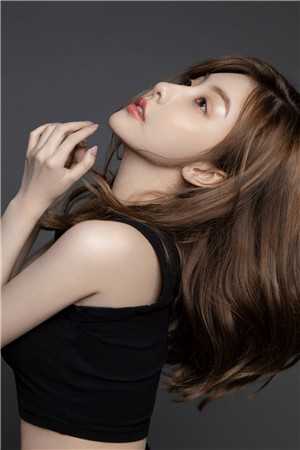 精彩小说女帝假矜持，我成皇帝你悔哭！