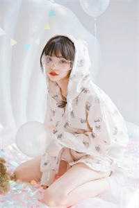老公青梅害死婆婆，我抱着骨灰盒去她的生日宴