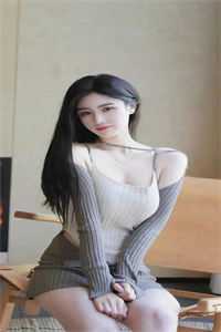 老婆为救人溺水，我就在旁边淡定直播
