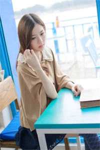 被同学起哄求婚，他牵起了别的女人的手